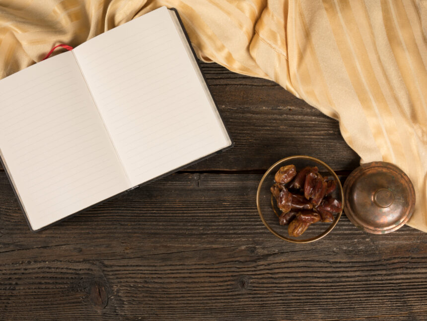 الاستاذة أميرة معلمة اللغه العربية