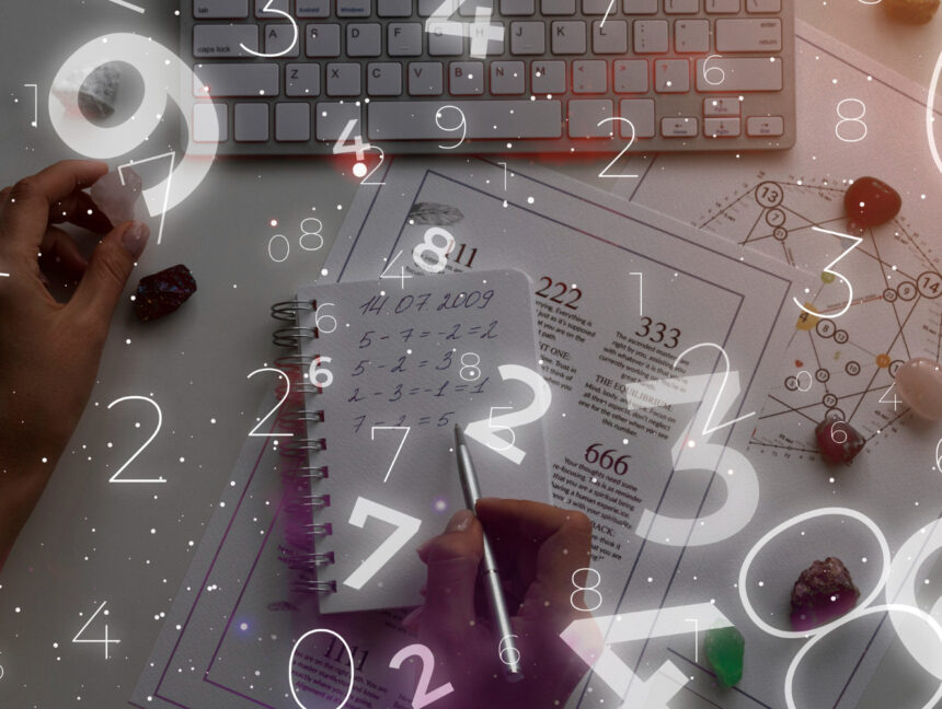 عبدالرحمن عامر معلم مادة الرياضيات